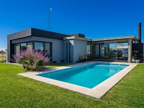 Venta Casa 3 Ambientes Premium con Jardín Pileta en Lares de Canning