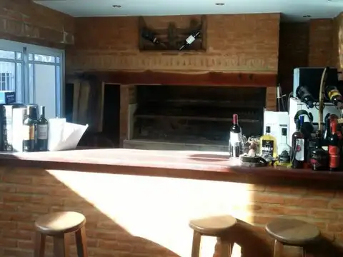 Casa en Venta con 3 cocheras