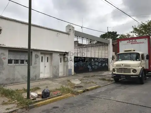 Galpon en Venta en 37/3 y 4 La Plata - Alberto Dacal Propiedades