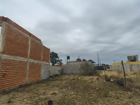 VENTA LOTE LOTENGO EN BARRIO DEAN FUNES