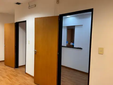 Local en Venta Via Púb.