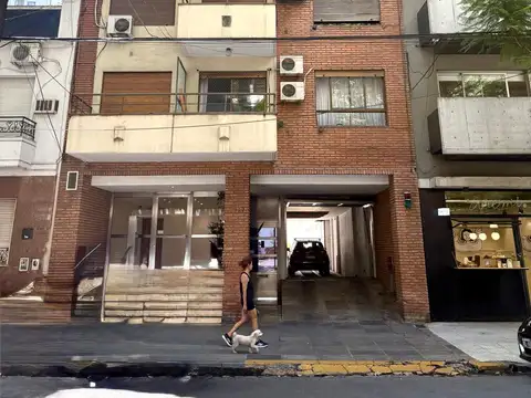 2 AMBIENTES DUPLEX CON COCHERA Y BAULERA