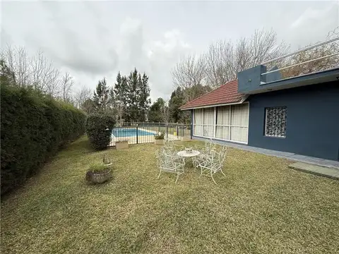 Casa en Venta con 4 cocheras