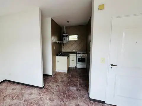 Departamento en Alquiler en Villa Ballester, $ 750.000