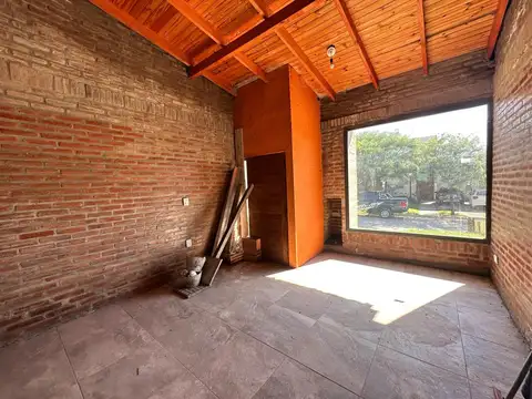 CASA 2 DORMITORIOS EN VENTA B° TEJAS 4