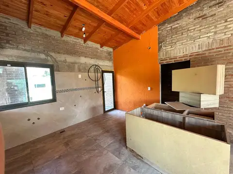Casa 3 ambientes con 2 baños