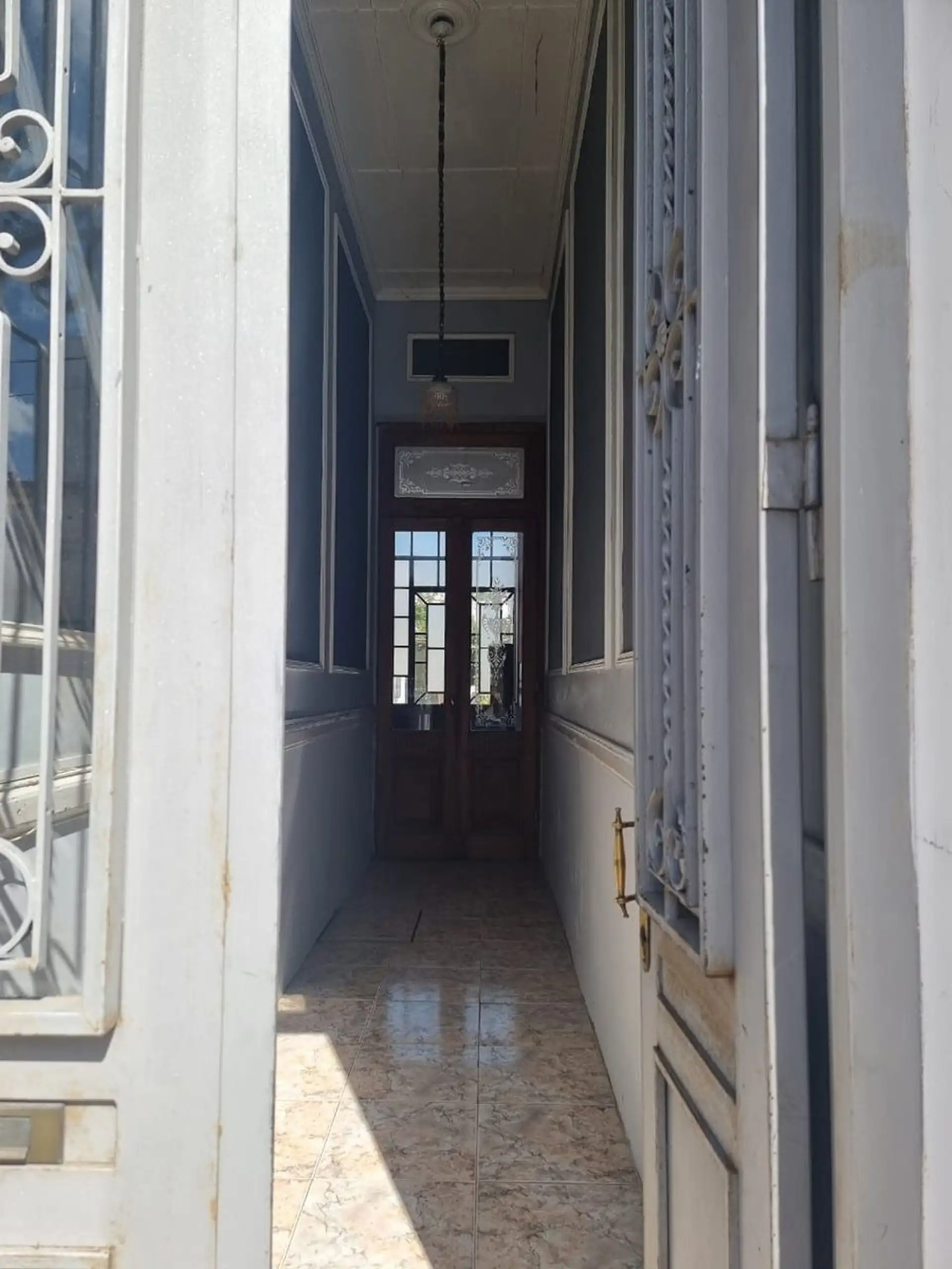 Casa estilo colonial reciclada + 2 departamentos modernos