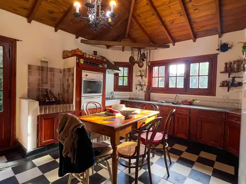 VENTA CHALET 3 AMB. LAS DALIAS PARQUE QUINCHO