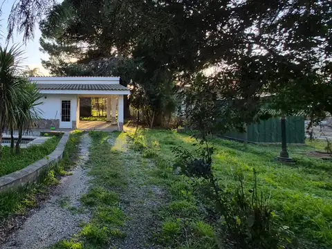 Casa 2 Dormitorios - Galeria y Pileta