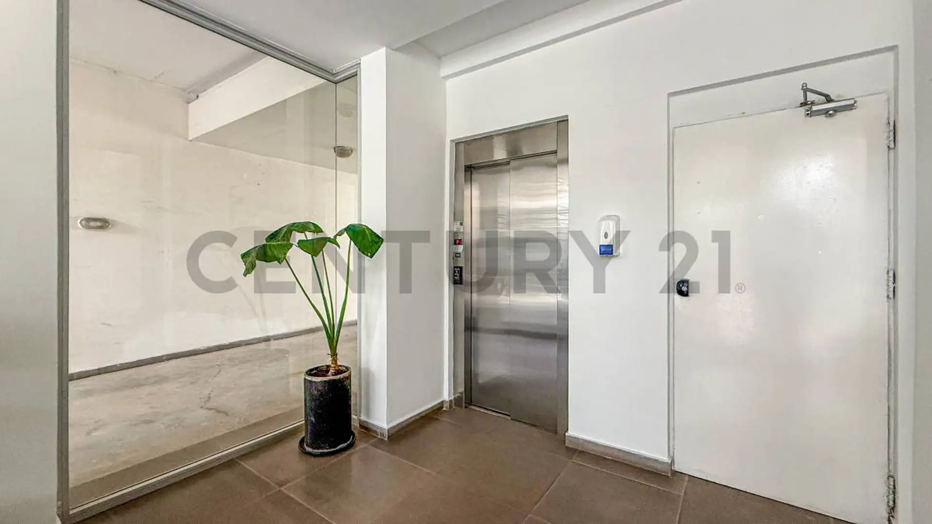 Departamento 2 amb, 49.67m² con cochera al frente — Chauvin