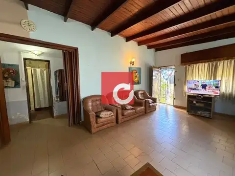 Casa en Venta con 6 cocheras