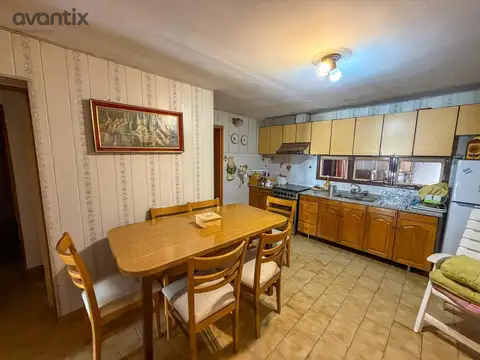 Casa 5 ambientes con 2 baños