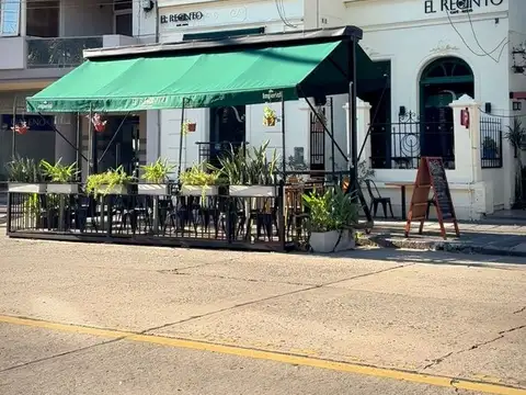 RE/MAX vende BAR- CAFETERIA