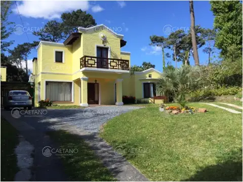 Casa en Alquiler Temporal en Cantegril, USD 13.000