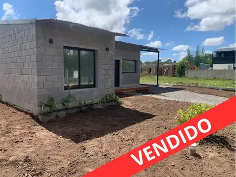 Casa en Acacias Blancas (Bº Abierto)