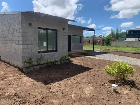 Casa en Acacias Blancas (Bº Abierto)