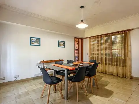 CASA 3 AMBIENTES CON PARQUE EN VENTA LOS PINARES
