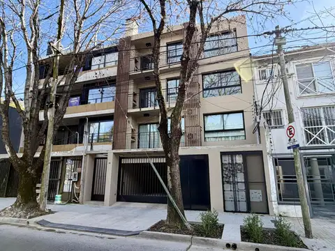 Departamento a estrenar con cochera en alquiler ubicado en San Isidro, frente a Plaza Castiglia.