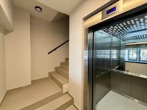 Departamento a estrenar con cochera en alquiler ubicado en San Isidro, frente a Plaza Castiglia.