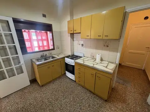 Depto Tipo Casa en Alquiler con 1 cocheras