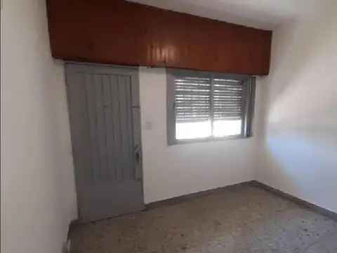 Casa en Alquiler con 1 cochera