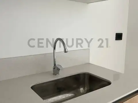 Avenida San Martín 4000, Piso 2