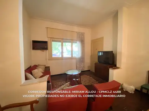Casa en venta c/ cochera en Temperley