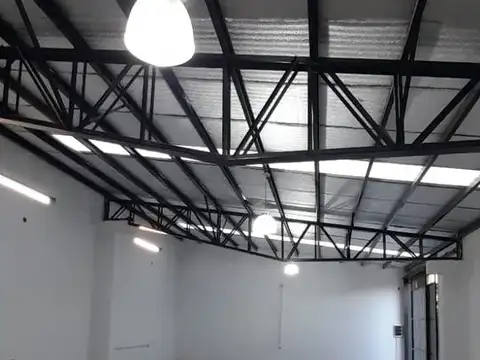 Local espectaculares galpones con oficina