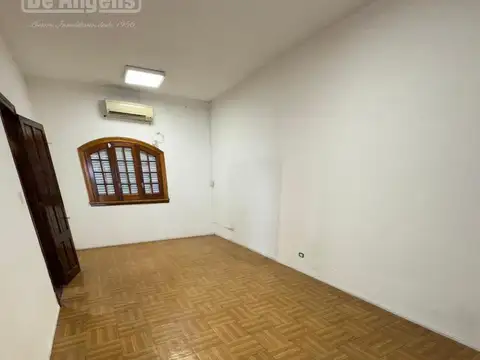 (A) Rivadavia al 17300