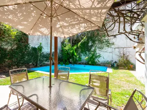 VENTA Casa en Vicente López - jardín y pileta