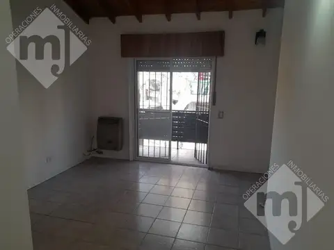 Depto Tipo Casa 3 ambientes con 1 baño