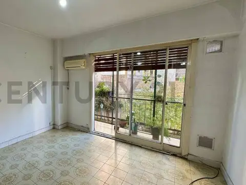 Venta Dpto 2 ambientes con balcón En Ramos Mejía
