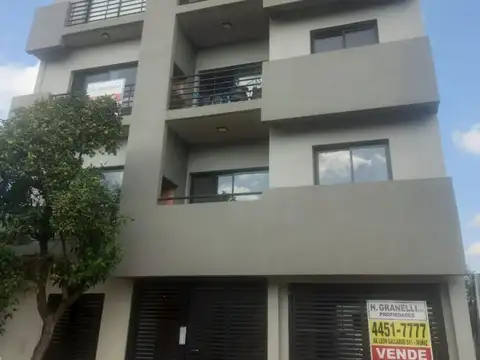 Cesar H. Malnatti 1900, Piso 4