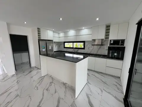 CASA EN VENTA SAN SEBASTIAN ÁREA