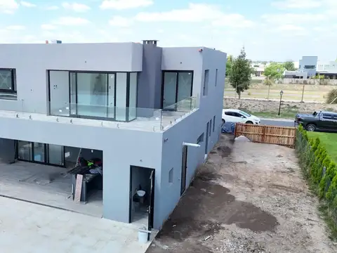 CASA EN VENTA SAN SEBASTIAN ÁREA