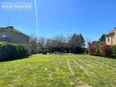 Terreno en Venta de 914,0 m2