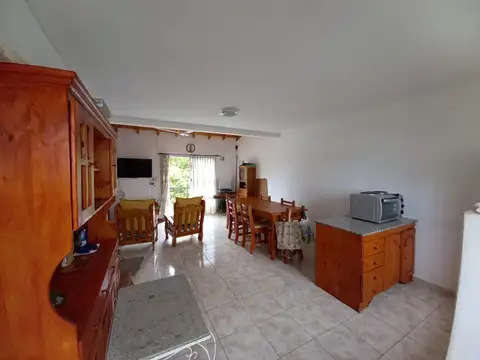 Casa 2 ambientes con 1 baño