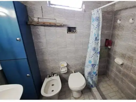 CASA EN LOTE PROPIO DE 8,66X21, EXCELENTE UBICACIÓN Y COMODIDADES, Piedrabuena 4600 - Villa Lug...