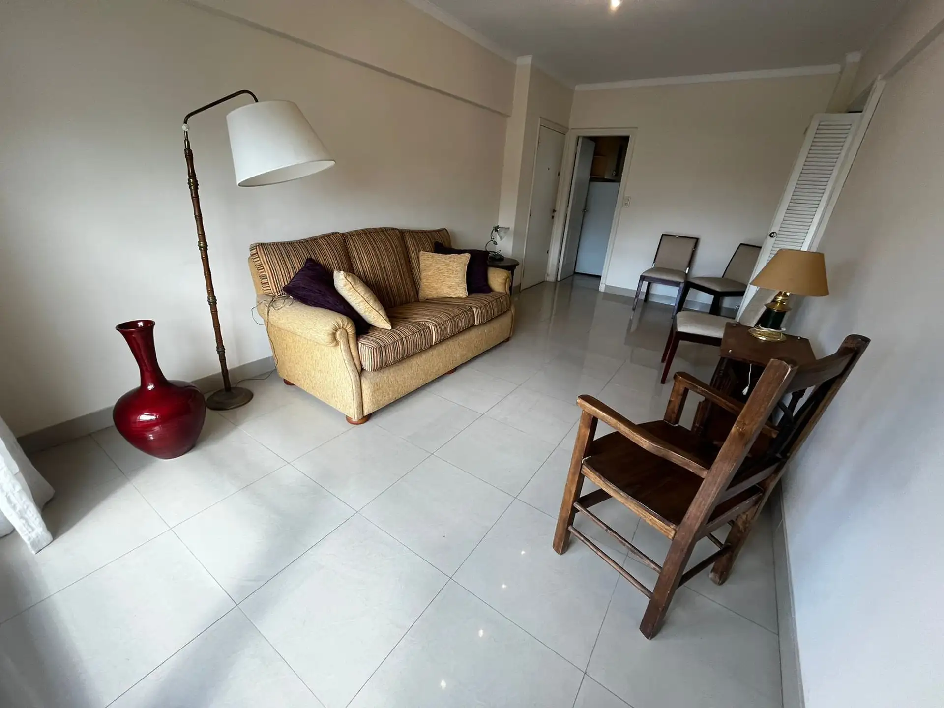 Depto 3 amb, 2 dorm, 1 baño, excelente edificio, balcón — Centro