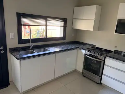 Casa 5 ambientes con 3 baños
