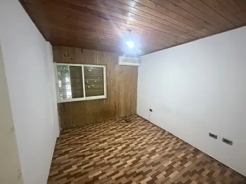 Casa en Alquiler con 1 cochera