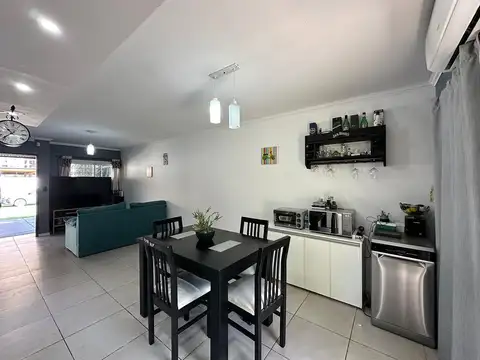 Casa 4 ambientes con 1 baño