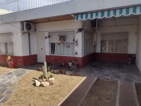 VENTA CASA  3 AMBIENTES MORON