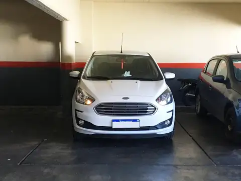 Cochera fija en Once. Excelente ubicación