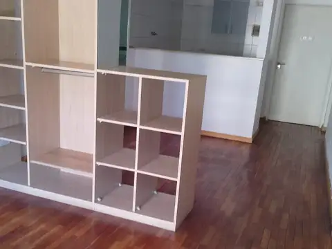 Ecuador 1300, Piso 7