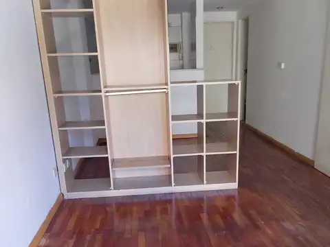 ALQ monoamb al cfte con balcón, baño y cocina comp, edif con amenities