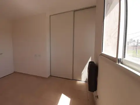 Casa 2 ambientes con 2 baños