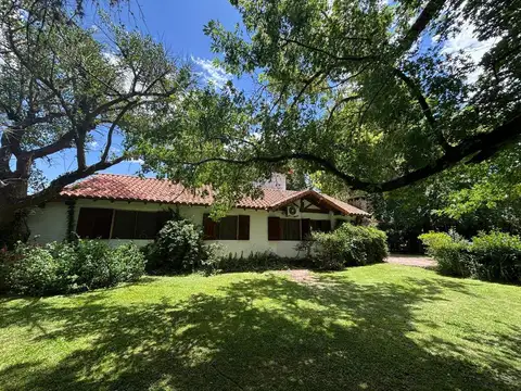 Casa en Venta en Barrio Mapuche C.C - 5 Ambientes