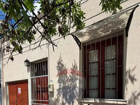 Casa 4 dormitorios, 3 baños. Se vende, Florida.