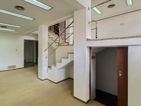 Oficina en Venta al Este